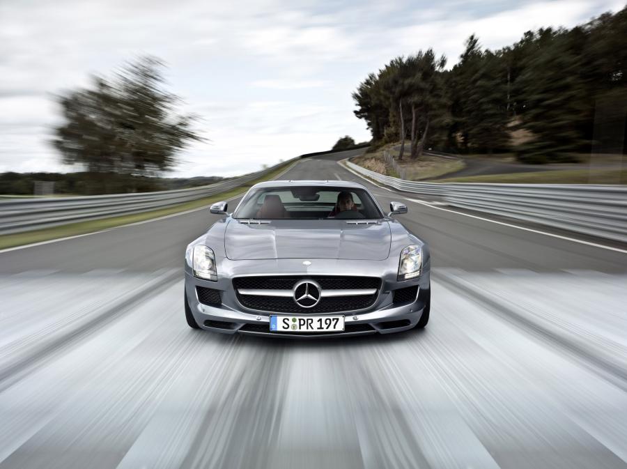  Mercedes-Benz SLS AMG 2010 года  (фото 28 из 526)